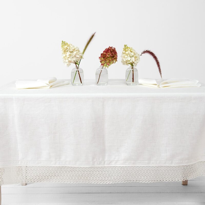 VEILA linen tablecloth white with wide lace