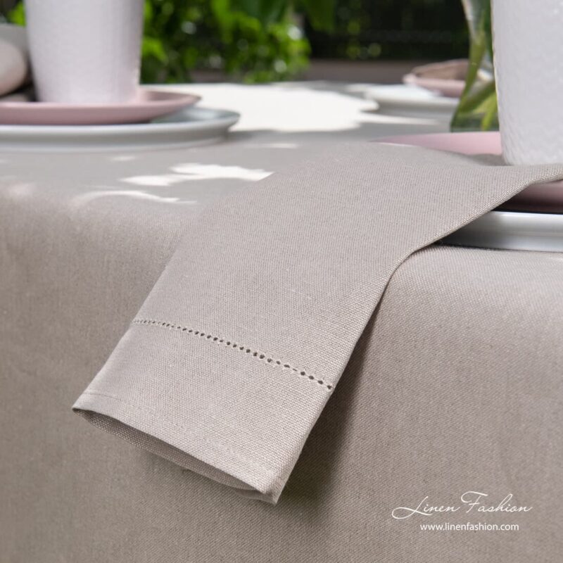 Grey napkin, luna.