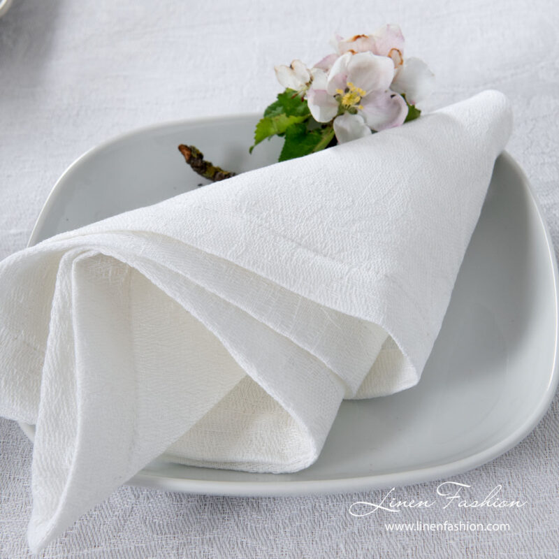 White jacquard linen napkin with flowers