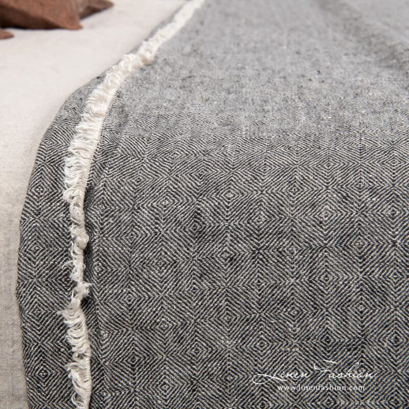 Bedspread of 100% linen fabric, grey.