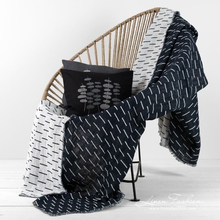 HAZEL black linen cotton blanket