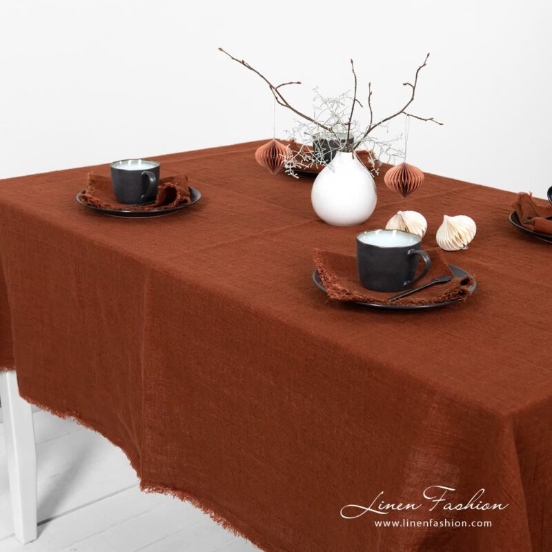 Brown tablecloth ROY.