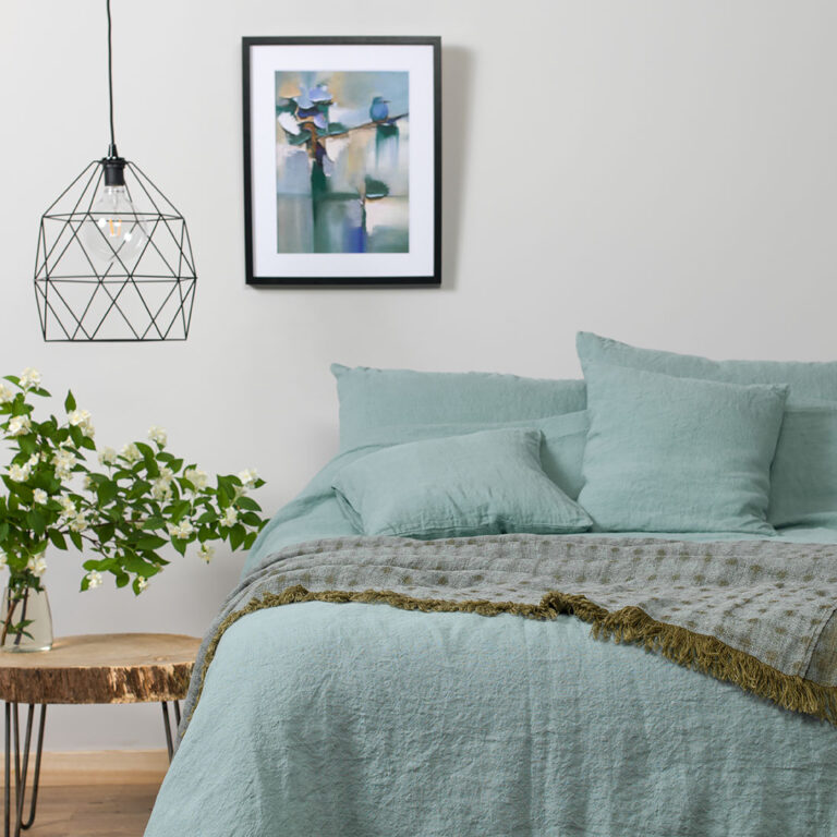 Laguna bed linen.