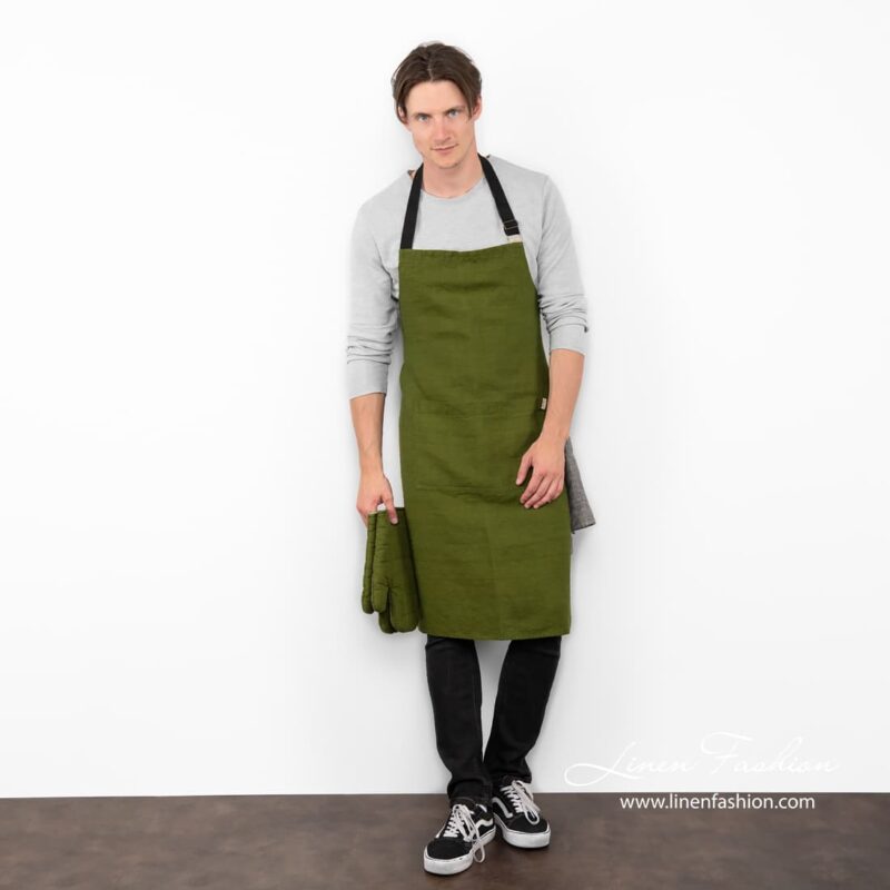 Linen apron in green, jazz.