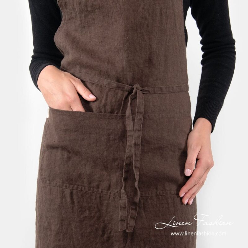 Linen apron in dark brown, gamma.