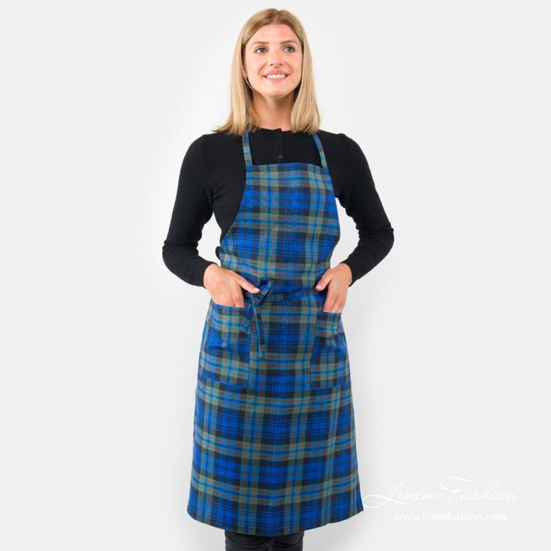 Blue/green apron, karo.