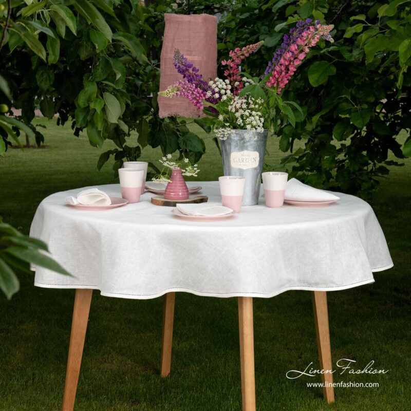White linen tablecloth, natura.