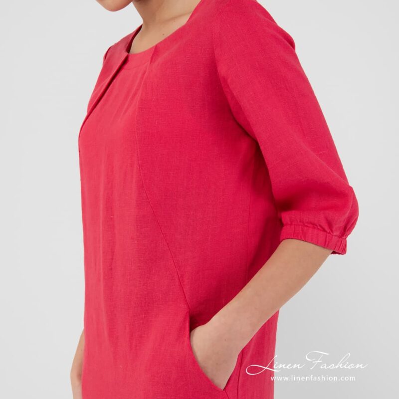 Red dress of 100% linen fabric.