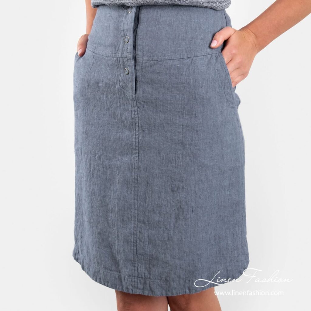 MINIS blue skirt.