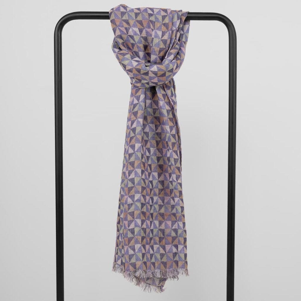 Violet linen shawl