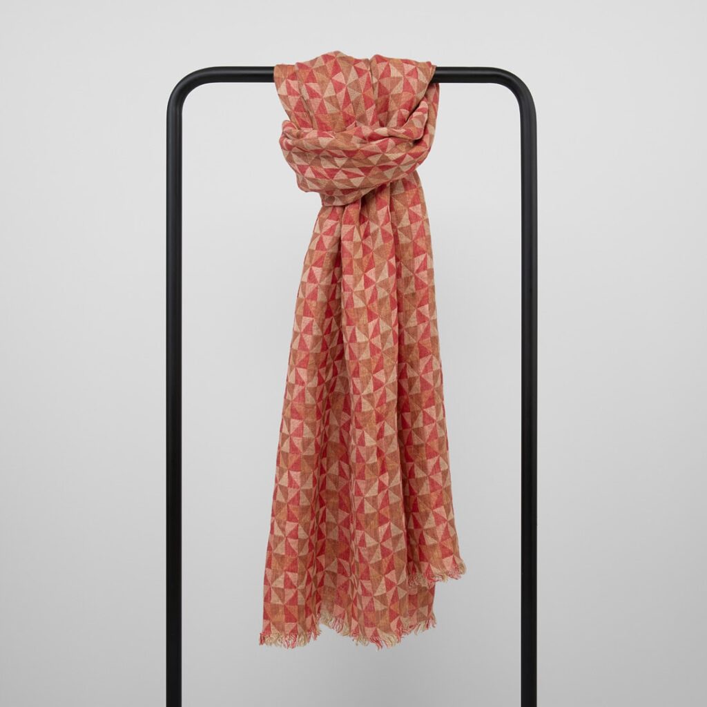 Washed linen brown-red shawl
