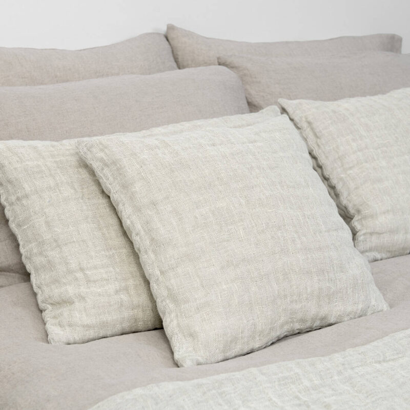 Linen cushion cover vanilla